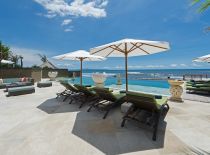 Villa Bayu Gita - Beach Front, Infinity Pool